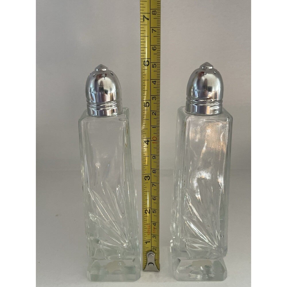 Vintage Norleans Japan Etched Glass Salt Pepper Shakers Leaf Pattern Tall Pair - Picture 5 of 6